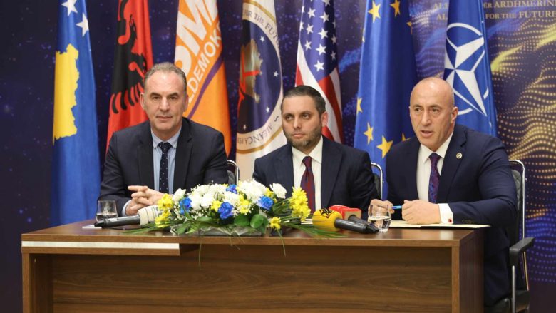 Nënshkruhet marrëveshja e koalicionit AAK-Nisma dhe Lista Konservatore, Haradinaj: Bashkë të dalim nga gjendja e rënduar e cila po ndikon te të gjithë
