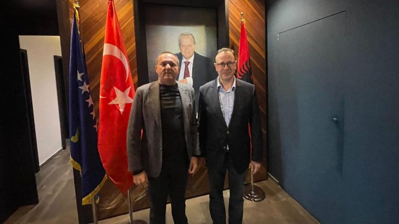 Bashkëpunimi ekonomik në qendër të vizitës së ambasadorit turk në birrarinë Peja