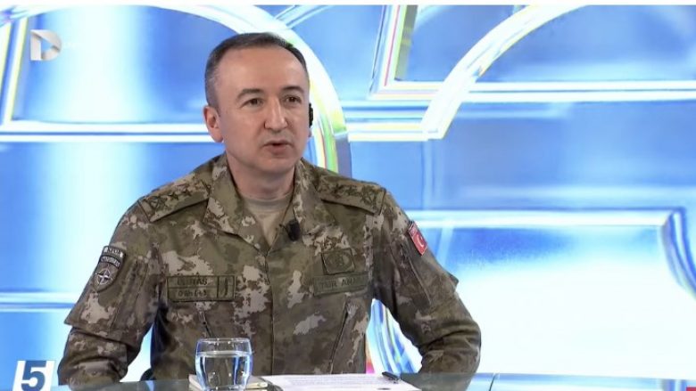 Komandanti i KFOR-it tregon pse takohet me shefin e ushtrisë serbe