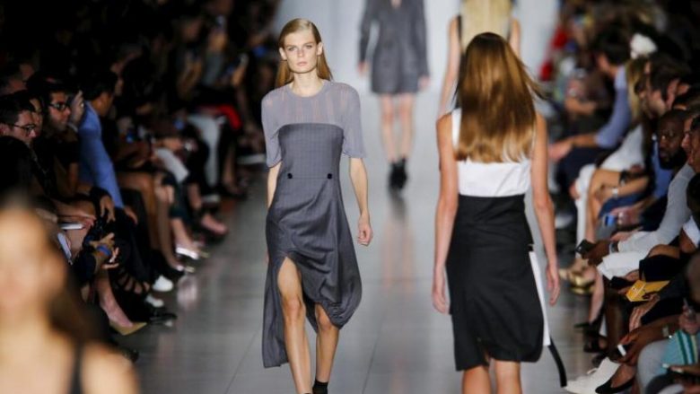 Trendi i keq: Tirania e rënies në peshë vazhdon të dominojë botën e modës