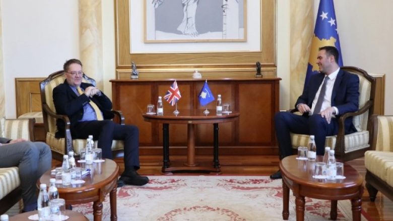 Abbott pas takimit me Konjufcën: Rregullorja e BQK-së të mos shihet vetëm si çështje e sovranitetit