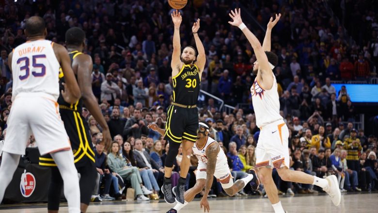 Curry me tre pikësh në sekondën e fundit, Warriors marrin fitore ndaj Suns