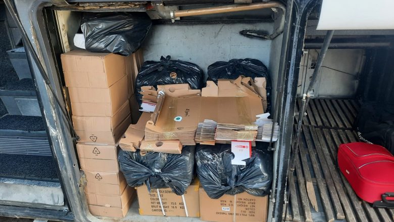 Dogana kap mbi 4 mijë euro mallra të kontrabanduara në autobusin e linjës Serbi-Kosovë
