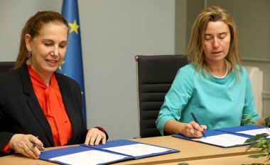 Kumbaro dhe Mogherini nënshkruajnë memorandumin për studentët e Kolegjit të Evropës