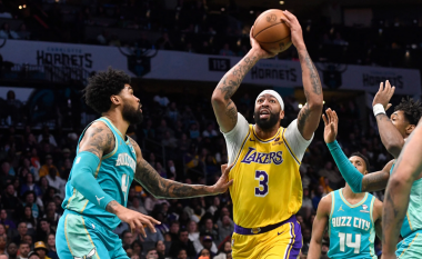 Shkëlqejnë treshja e madhe, Lakers marrin fitoren e radhës