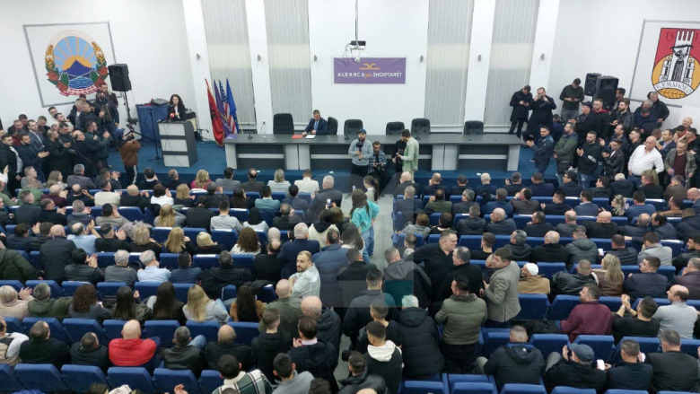Mbledhja e ASH-së në Kumanovë, shumica e kuvendarëve mbështesin Arben Taravarin për koalicion me opozitën shqiptare
