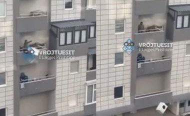 Hodhi lavatriçen nga ballkoni i banesës – qytetari nga Prishtina dënohet me 200 euro nga inspektorati