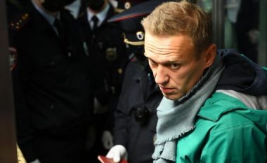 Nëna e ka identifikuar trupin e pajetë të Navalnyt, tregon se si po shantazohet për ta marrë kufomën e djalit