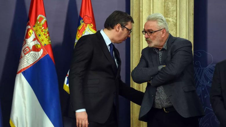 Nestoroviq pranon se rusët po ndërhyjnë në formimin e qeverisë në Serbi dhe se i thanë atij të formonte shumicën me partinë e Vuçiqit