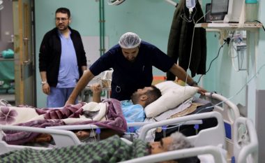 Mjekët para vendimeve të vështira në Gaza - pacientët që kanë pak gjasa të mbijetojnë, lejohen të vdesin