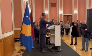 “Rroftë Pavarësia e Kosovës”, ministri gjerman Ozdemir uron në shqip në pritjen e organizuar nga Ambasada e Kosovës në Gjermani