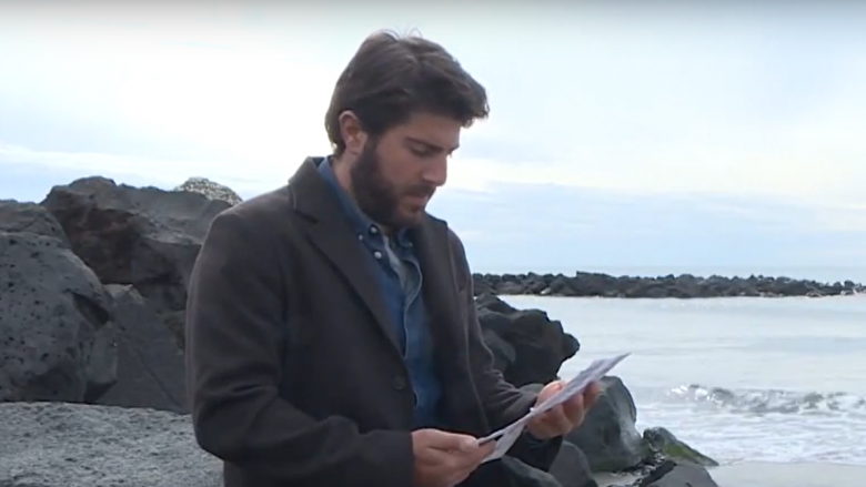 Mesazh në shishe: Italiani gjen letrën e hedhur në det të djaloshit spanjoll