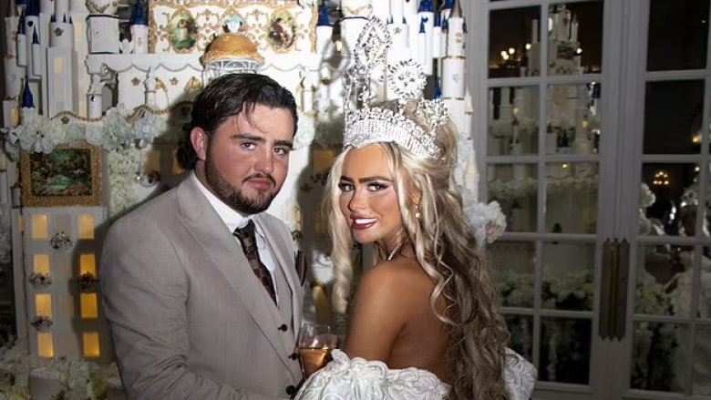 Çifti nga Britania shpenzojnë mbi 15 mijë euro për tortën e tyre të dasmës