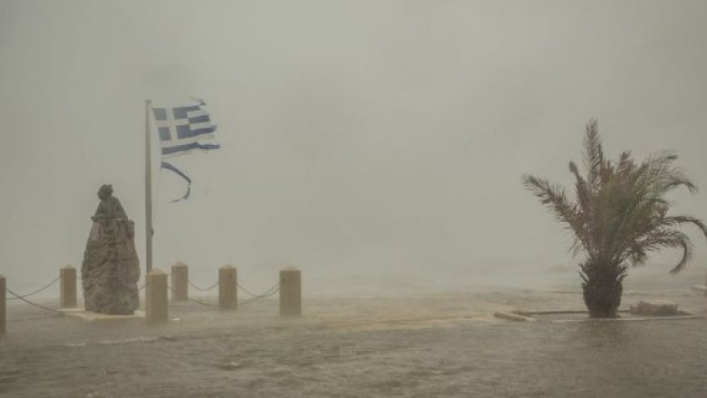 Një tornado ka goditur ishullin Rodos të Greqisë – vijnë detajet dhe pamjet nga atje