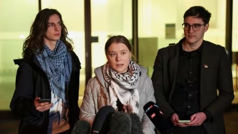 Greta Thunberg jashtë gjykatës: Nuk duhet të harrojmë se kush është armiku i vërtetë