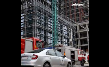 Zjarr në një objekt në ndërtim në Prishtinë, zjarrfikësit reaguan shpejtë