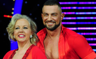 Vdes në moshën 44 vjeçare ylli i “Strictly Come Dancing”, Robin ‘Bobby’ Windsor