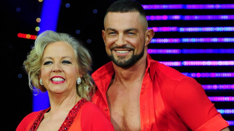 Vdes në moshën 44 vjeçare ylli i “Strictly Come Dancing”, Robin ‘Bobby’ Windsor