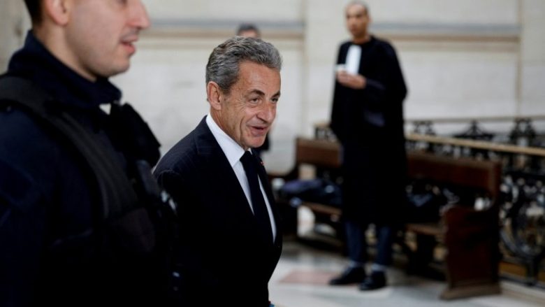 Nicolas Sarkozy dënohet me një vit burg