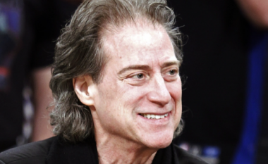 Vdes në moshën 76-vjeçare komediani Richard Lewis