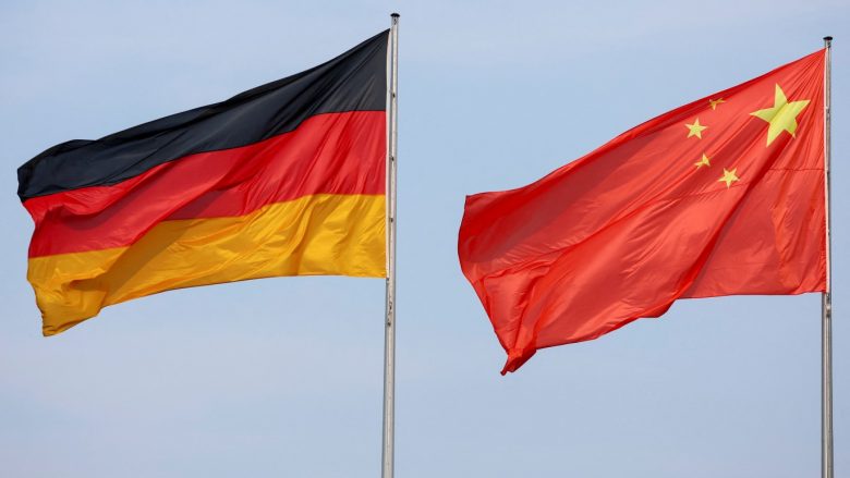 “Gjermania përballet me një dilemë” – pasi investimet direkte në Kinë u rritën në një nivel rekord vitin e kaluar