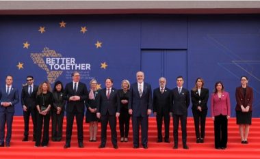 Samiti i Ballkanit Perëndimor, liderët realizojnë foton familjare