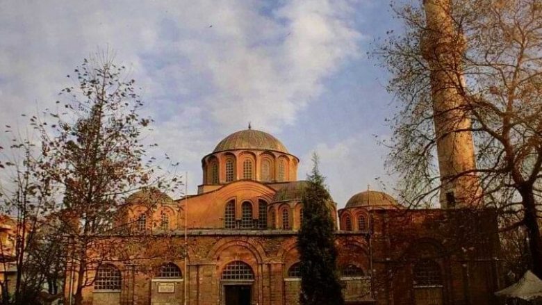 Një tjetër kishë bizantine po bëhet xhami në Stamboll – çka simbolizon ajo për turqit dhe grekët