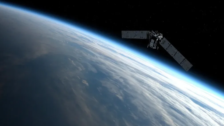 Anija kozmike e NASA-s shmang përplasjen me satelitin e humbur rus