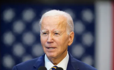 Biden: “Absurd” fakti që SHBA-ja thuhet se do të ndalojë dërgimin e ndihmave në Ukrainë