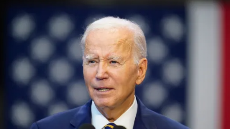 Biden: “Absurd” fakti që SHBA-ja thuhet se do të ndalojë dërgimin e ndihmave në Ukrainë