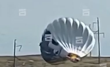 Tre të vdekur, momenti kur një balonë u përfshi nga flakët, pasi u përplas me linjat e tensionit të lartë në Gjeorgji