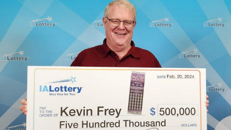 Fituesi i lotarisë nga emocionet harron çmimin në një dyqan amerikan