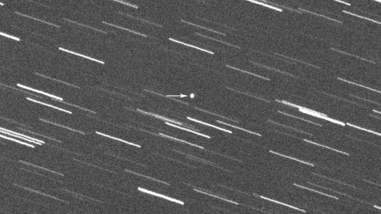 Një asteroid me madhësinë e një rrokaqielli do të kalojë sonte pranë Tokës