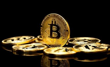 Po mendoni të investoni në kriptovaluta – sa shumë mund të rritet vlera e Bitcoin në vitin 2024?