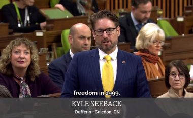 Deputeti në Parlamentin e Kanadasë uron në gjuhën shqipe 16 vjetorin e pavarësisë – tregon lidhjen me Kosovën