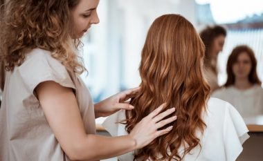 Rregullimi i flokëve rrit vetëbesimin tek femrat, thotë studimi