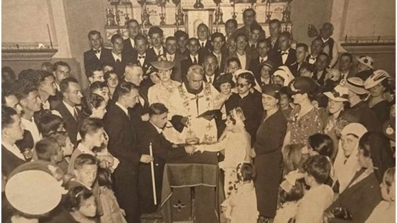 Foto e vitit 1936: Gjergj Fishta duke kurorëzuar martesën e shtypshkruesit të françeskanëve!