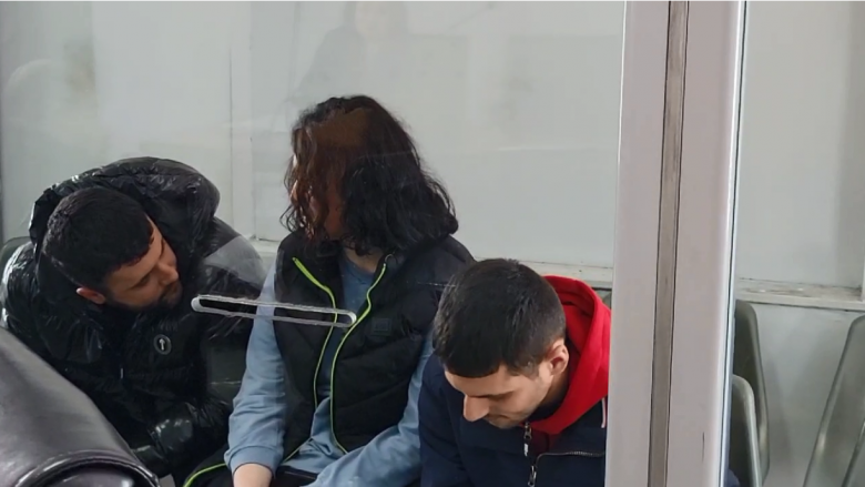 Lihen në burg tre fëmijët që vranë dhe groposën babanë, ndryshohet përsëri dëshmia para Gjykatës së Durrësit