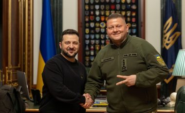 Zelensky e shkarkon shefin e ushtrisë – gjenerali më i lartë ukrainas i drejtohet popullit