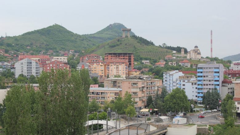 Një person në Mitrovicën veriore raporton se dikush vizatoi shkrime me motive ndëretnike në shtëpinë e tij
