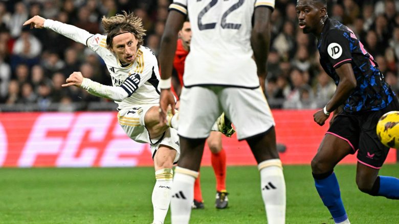 Real Madridi triumfon ndaj Sevillas falë një super-goli nga Luka Modric