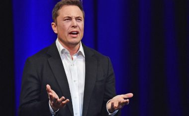“E mashtruan” për 56 miliardë, zemërohet Elon Musk
