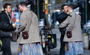 Sam Smith dhe i dashuri i tij Christian Cowan shkëmbejnë një puthje pasiononte, pas spekulimeve se lidhja e tyre ishte drejt fundit