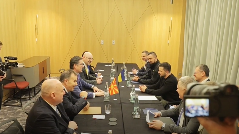 Pendarovski takoi Zelenskyn në Tiranë: Maqedonia e Veriut mbështet anëtarësimin e Ukrainës në NATO