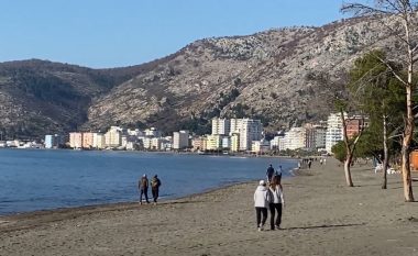Diell në Shëngjin, bregdeti popullohet nga shqiptarët e Kosovës