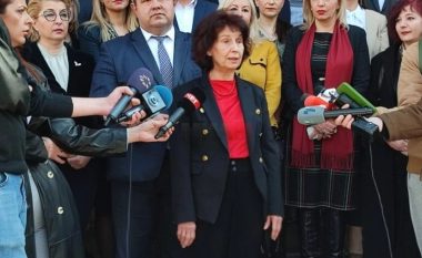Siljanovska-Davkova: Qytetarët janë në agoni, është koha për dimensionin femëror në politikë