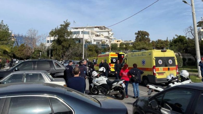 Të shtënat në një kompani në Athinë të Greqisë, katër të vdekur, përfshirë të dyshuarin