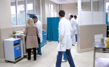 Klinika e Urologjisë – tetë dhoma për pacientë, nëntë për personel