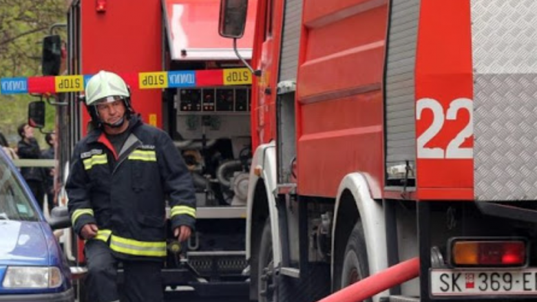 Shpërthen zjarr në një qendër tregtare në Shkup, flasin zjarrfikësit