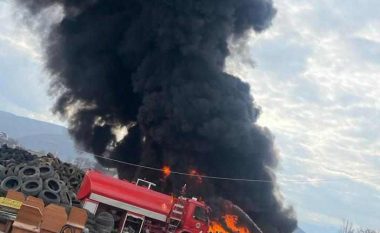 Zjarrfikësit shuan goma të djegura në Zhelin të Tetovës